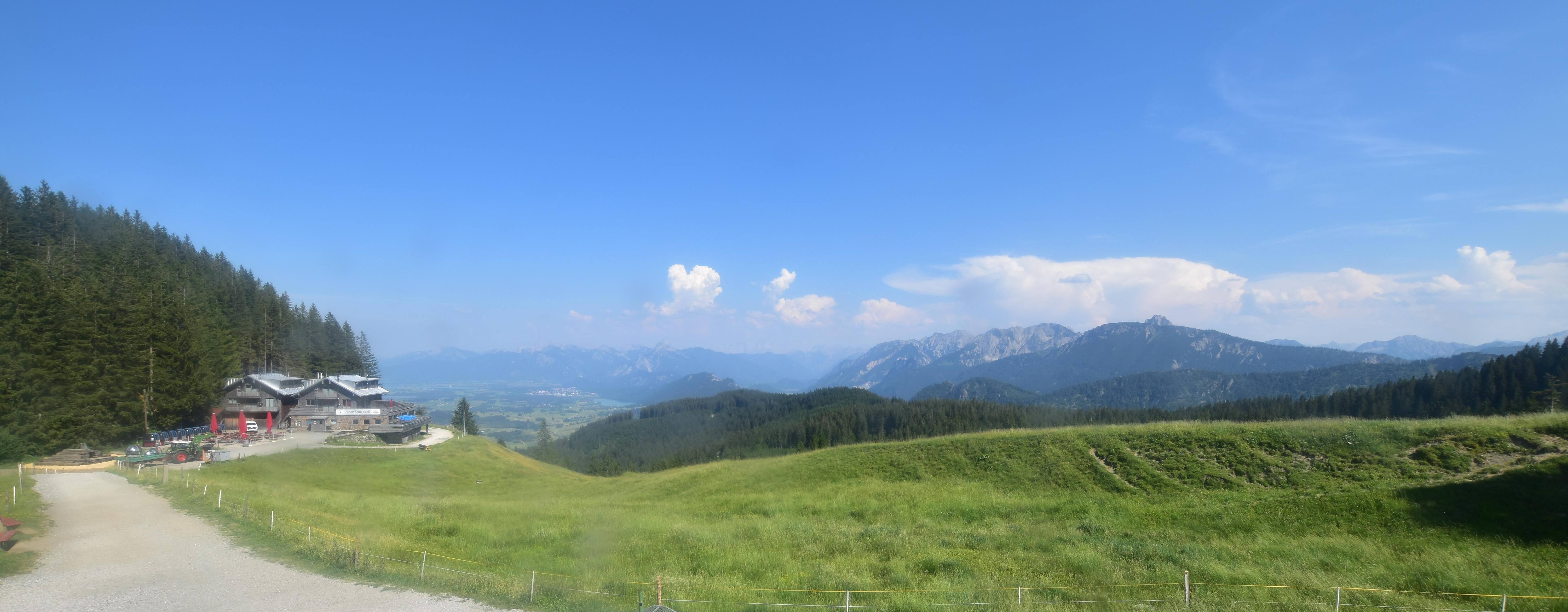 Archived image Webcam Alpspitzbahn Nesselwang: Sports Club Böck