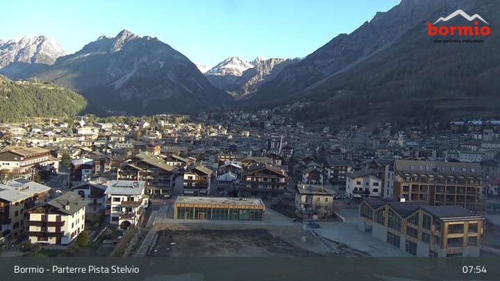 Archiv Foto Webcam Bormio: Blick auf das Dorf