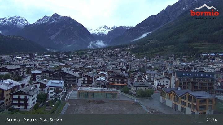 Archiv Foto Webcam Bormio: Blick auf das Dorf