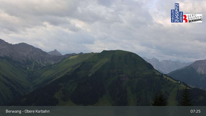 Archiv Foto Webcam Berwang: Bergstation Obere Karbahn II