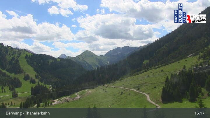 Archiv Foto Webcam Berwang: Thaneller-Sesselbahn