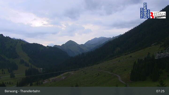 Archiv Foto Webcam Berwang: Thaneller-Sesselbahn