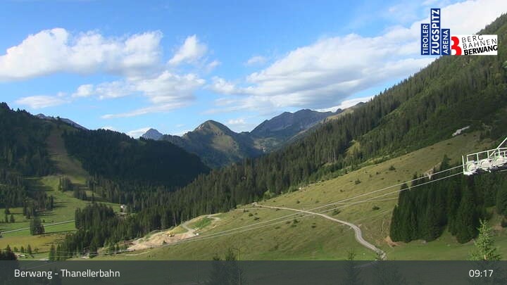 Archiv Foto Webcam Berwang: Thaneller-Sesselbahn