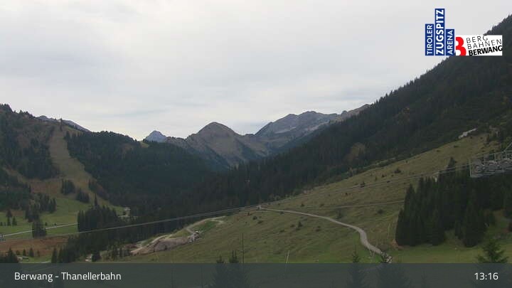 Archived image Webcam Berwang: View Thaneller Chair Lift
