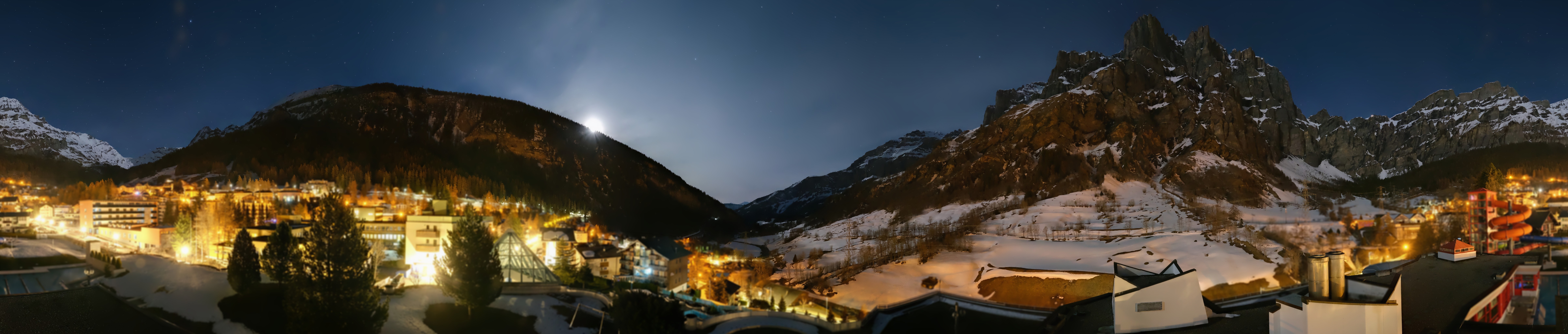 Archived image Webcam Leukerbad: Thermal Bath
