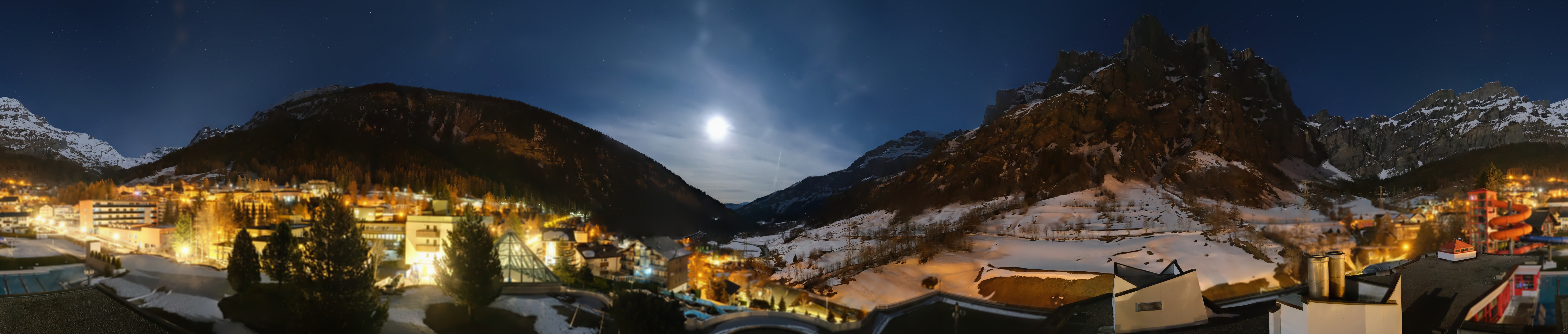 Archived image Webcam Leukerbad: Thermal Bath