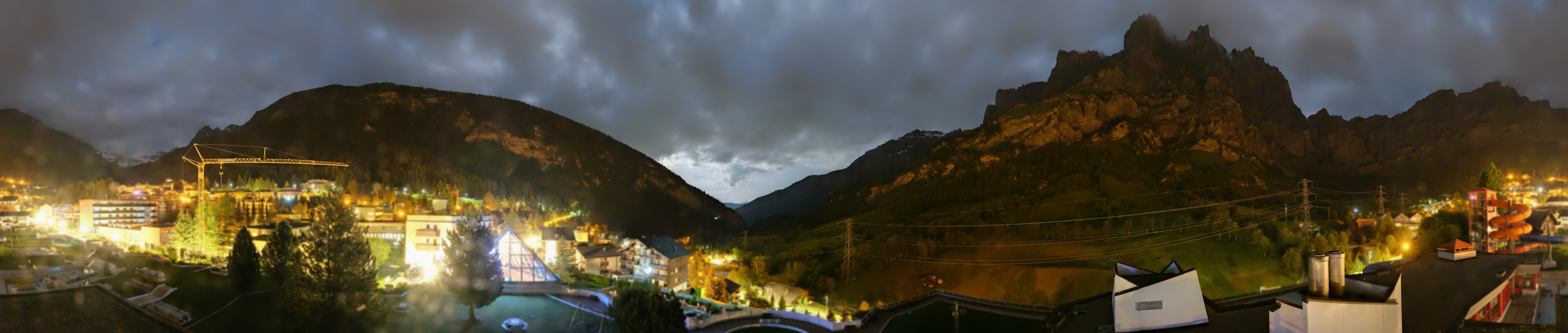 Archived image Webcam Leukerbad: Thermal Bath