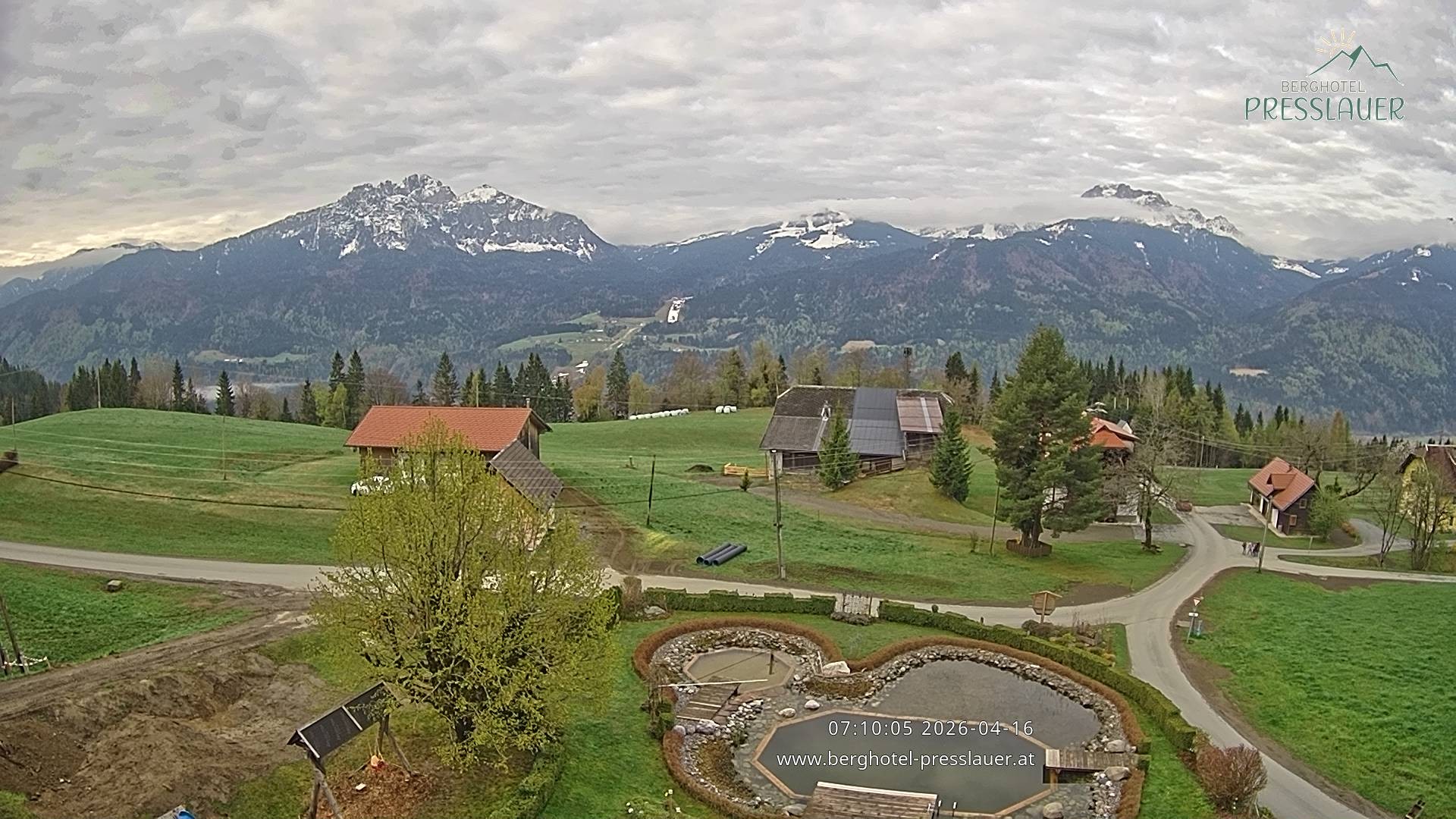 Archived image Webcam View from Mountain Hotel Presslauer