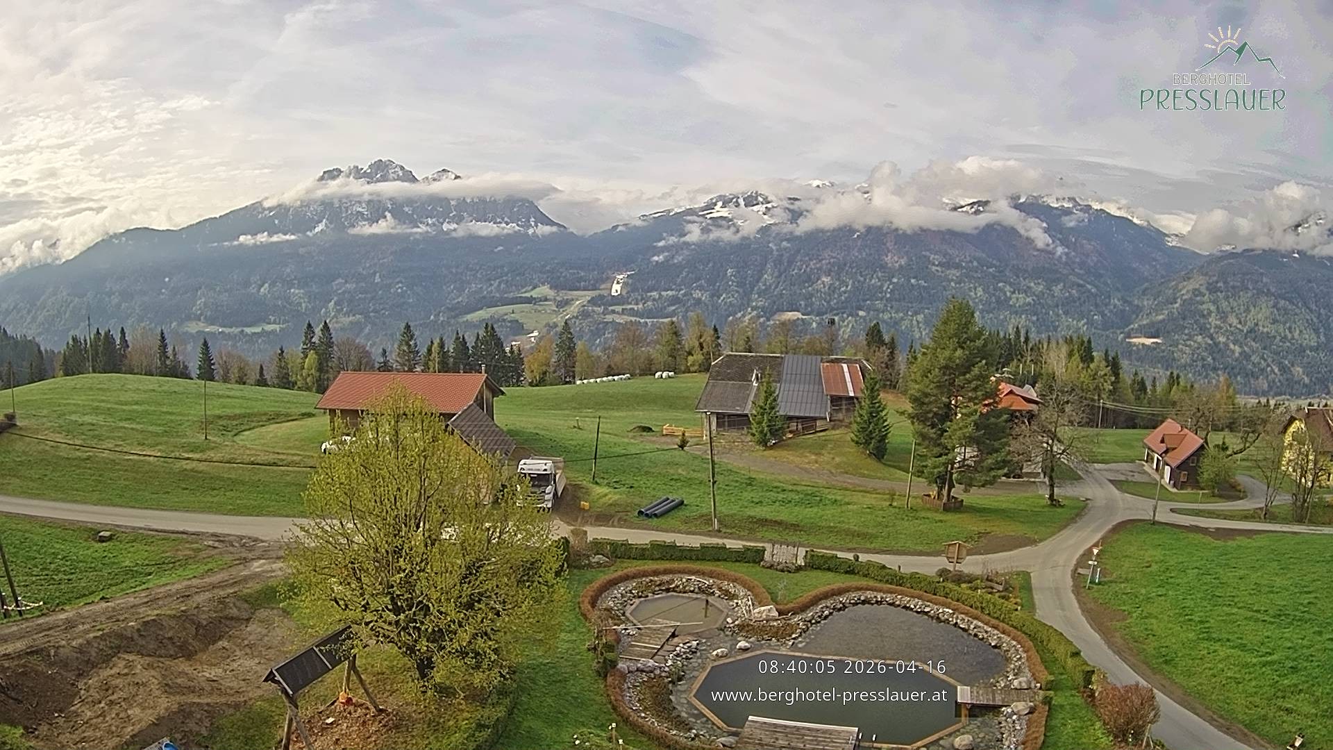 Archived image Webcam View from Mountain Hotel Presslauer