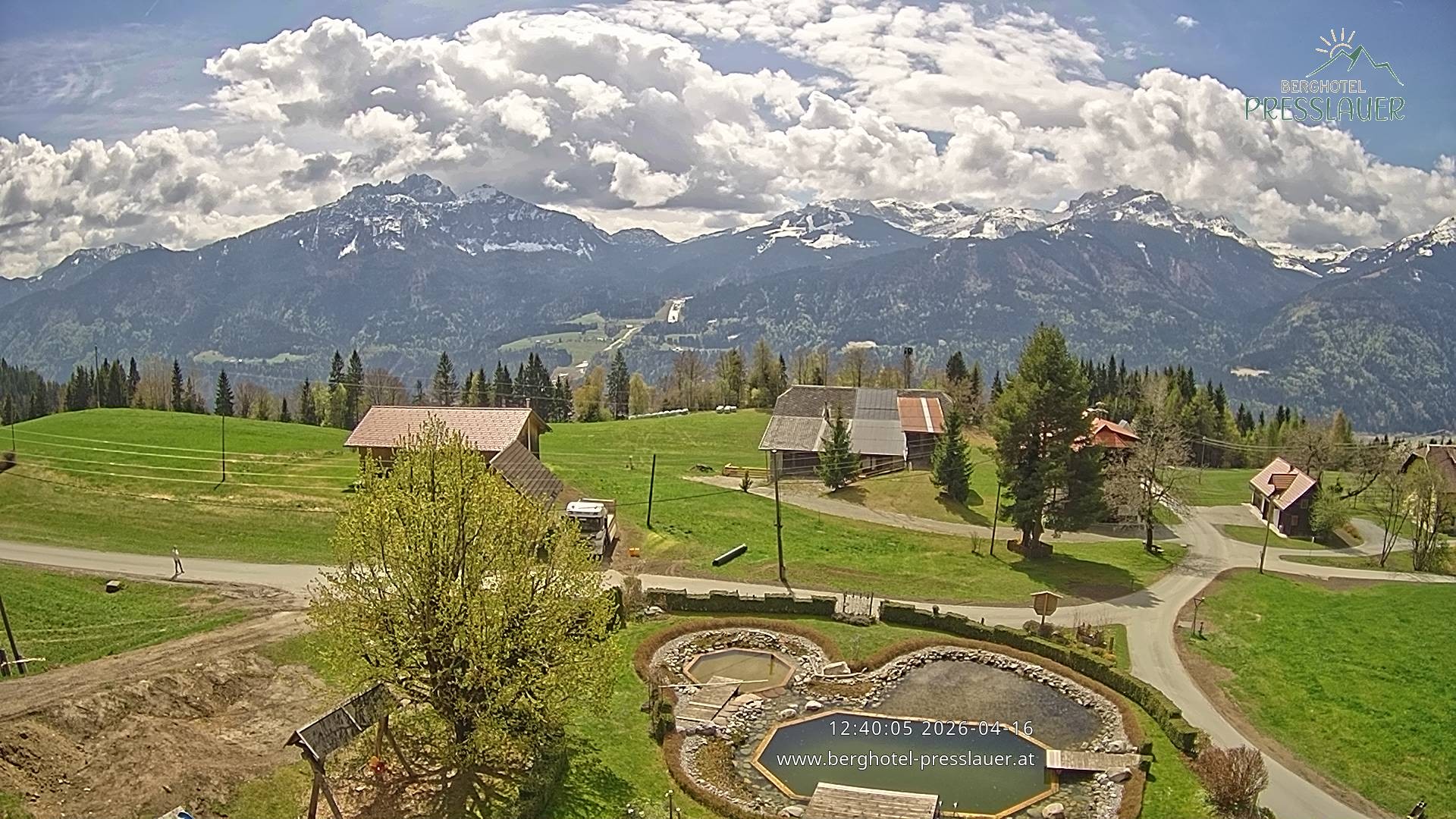 Archived image Webcam View from Mountain Hotel Presslauer