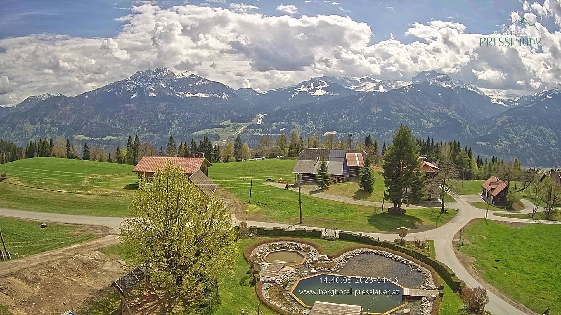 Archived image Webcam View from Mountain Hotel Presslauer