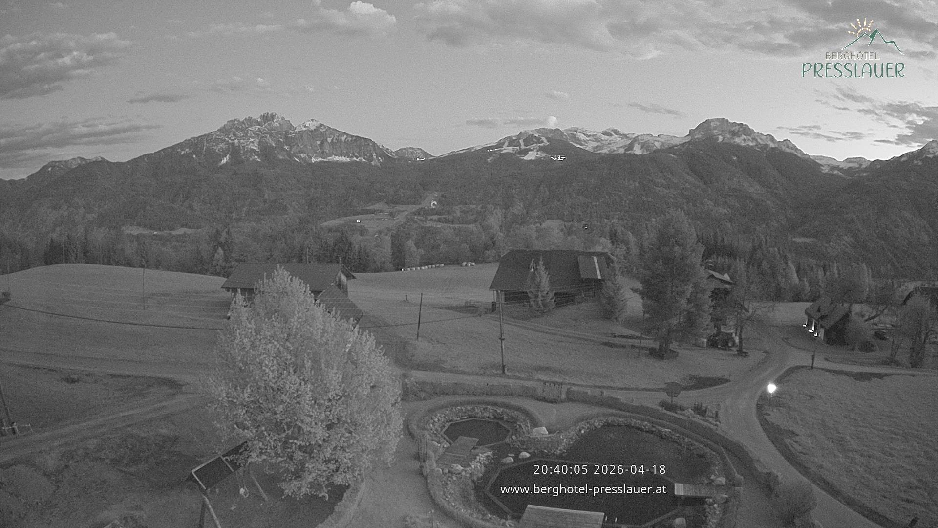 Archiv Foto Webcam Ausblick vom Berghotel Presslauer in Kärnten
