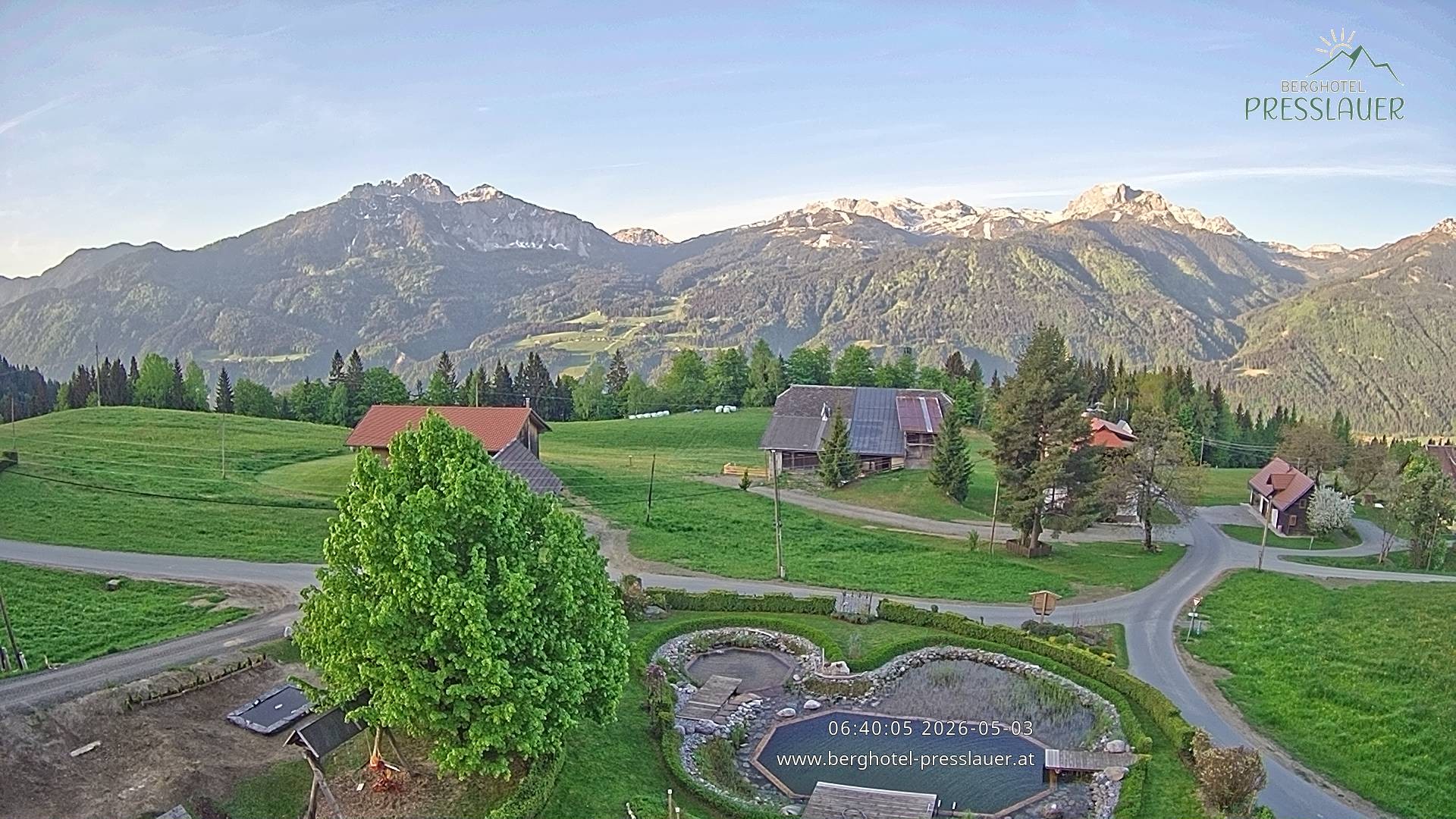 Archived image Webcam View from Mountain Hotel Presslauer