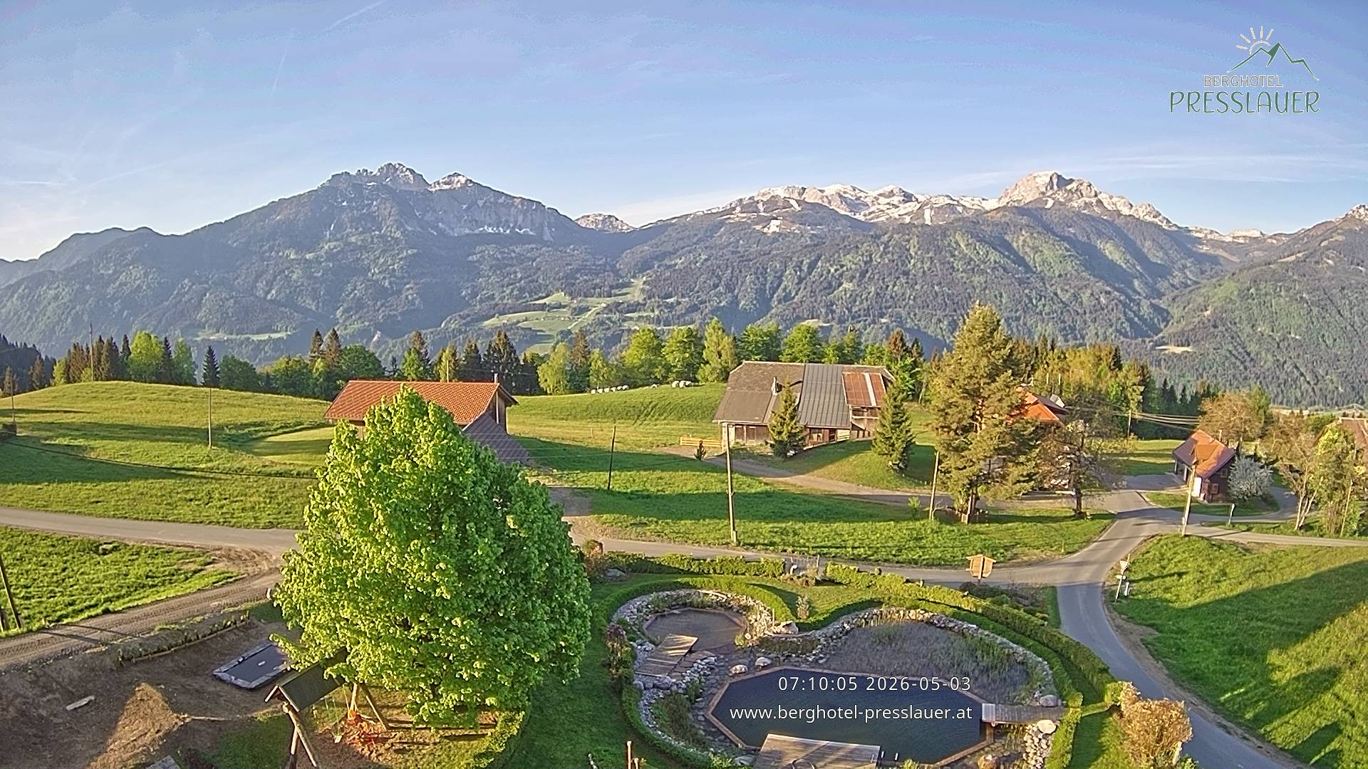 Archived image Webcam View from Mountain Hotel Presslauer