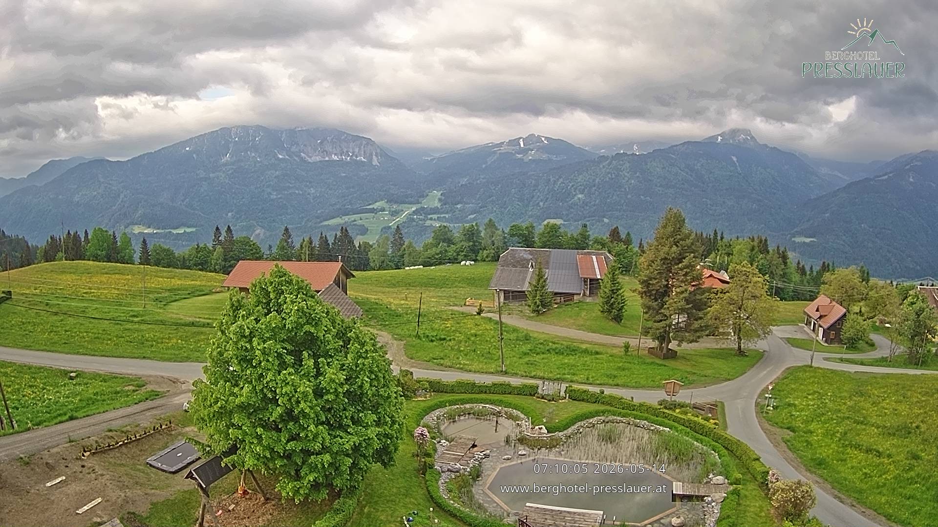 Archived image Webcam View from Mountain Hotel Presslauer