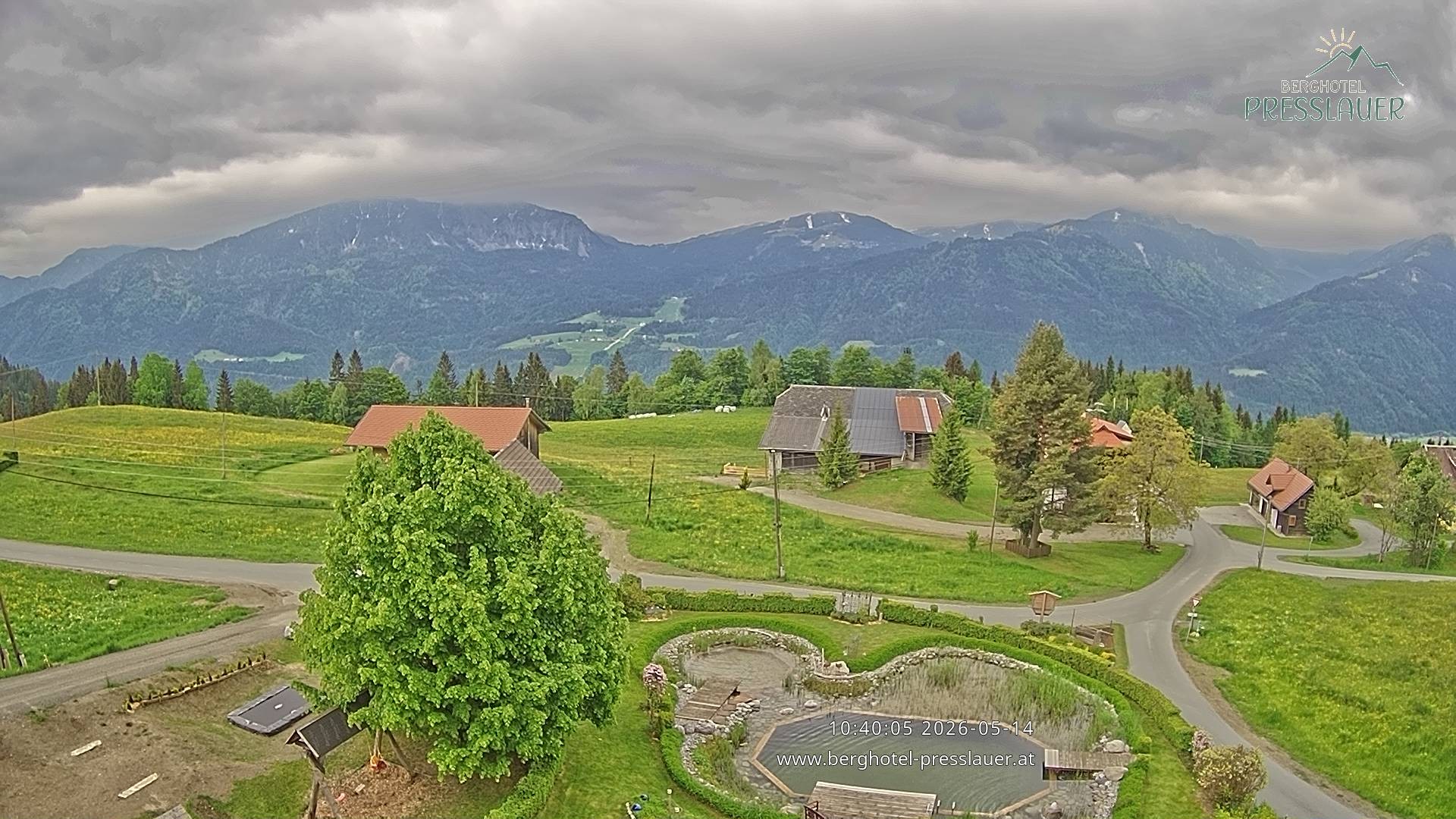 Archived image Webcam View from Mountain Hotel Presslauer