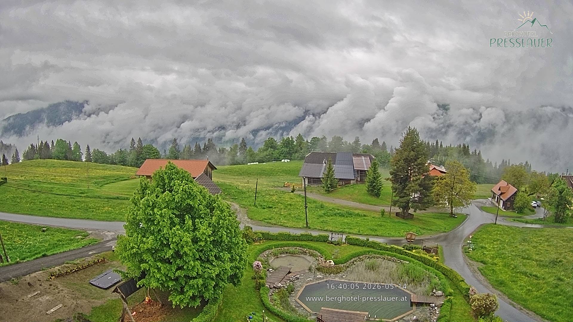 Archived image Webcam View from Mountain Hotel Presslauer