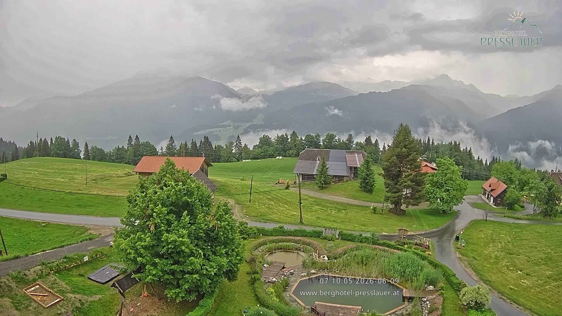 Archiv Foto Webcam Ausblick vom Berghotel Presslauer in Kärnten