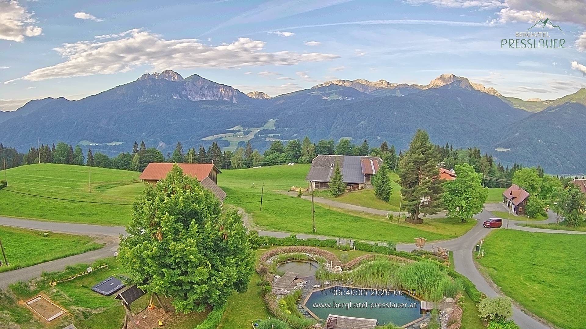 Archived image Webcam View from Mountain Hotel Presslauer