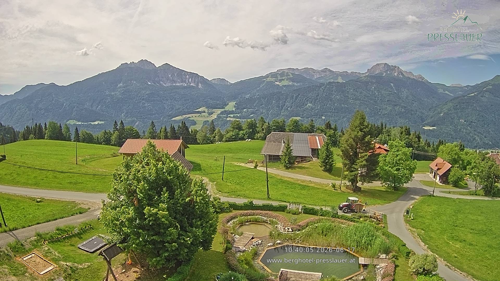 Archived image Webcam View from Mountain Hotel Presslauer