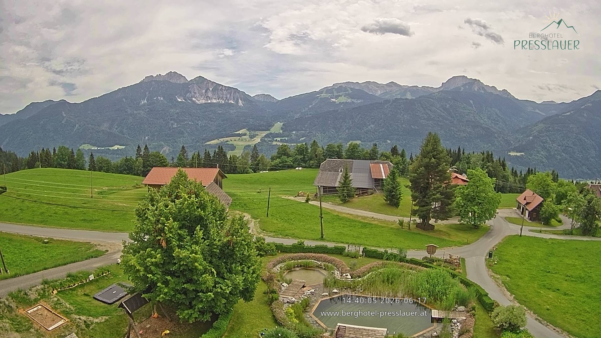 Archived image Webcam View from Mountain Hotel Presslauer