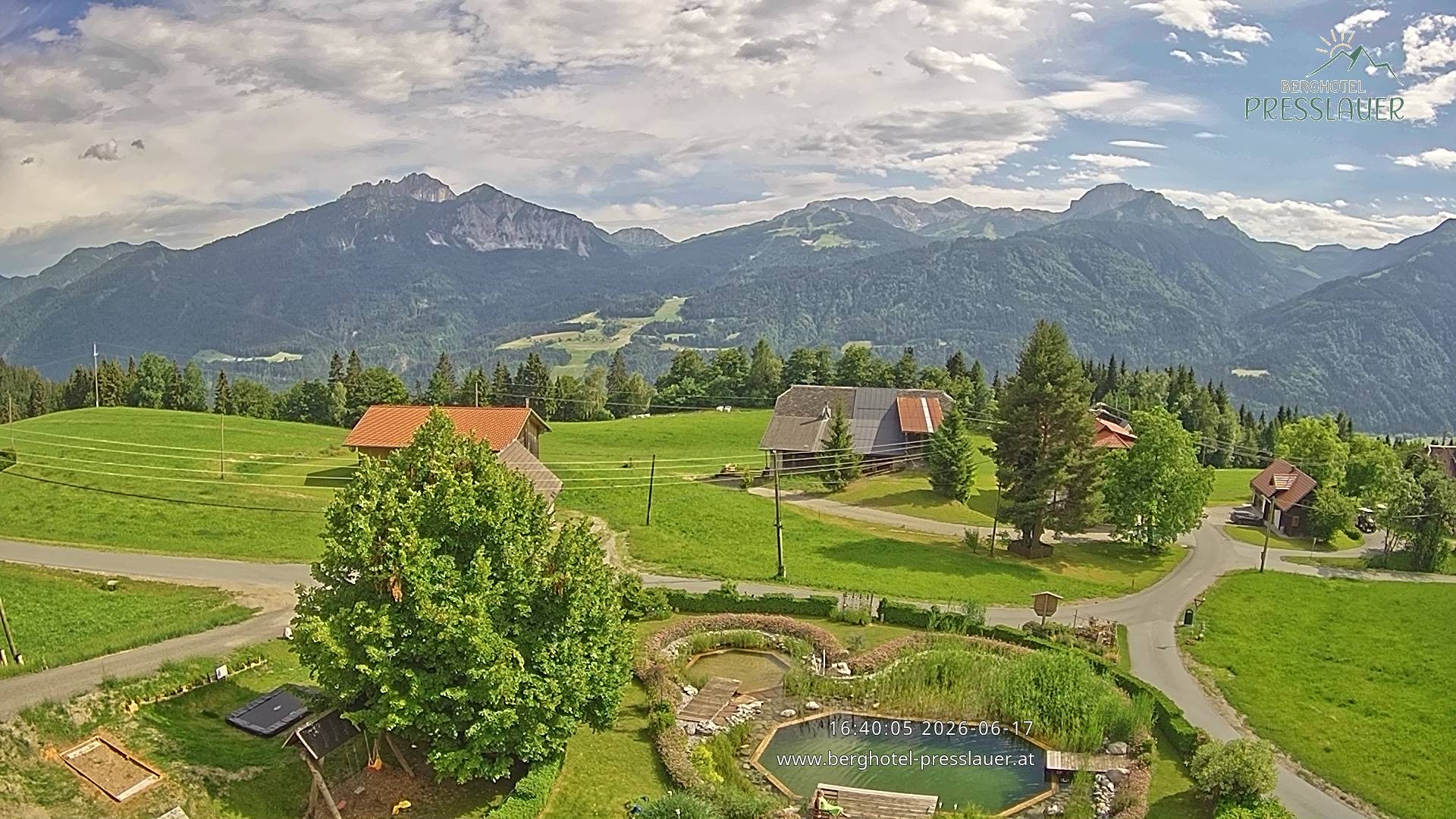 Archived image Webcam View from Mountain Hotel Presslauer