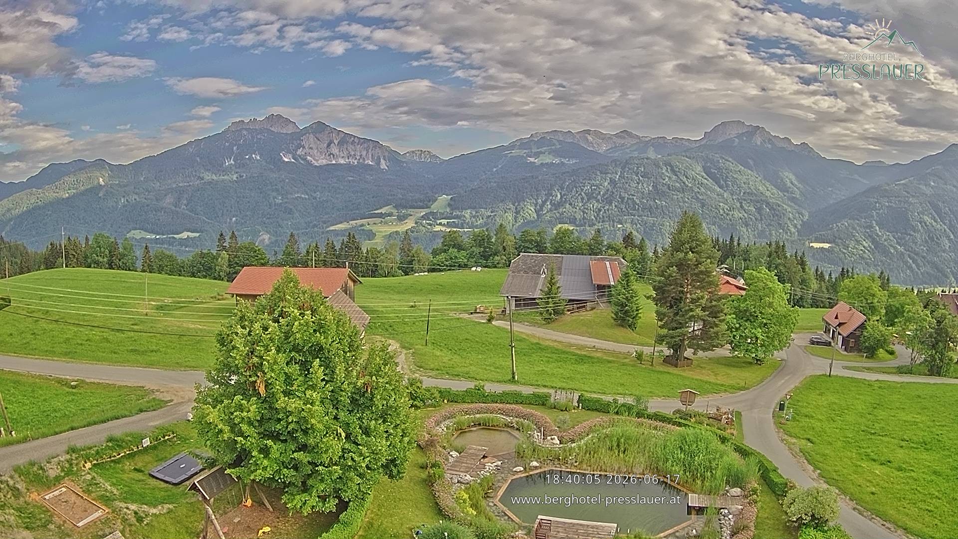 Archived image Webcam View from Mountain Hotel Presslauer