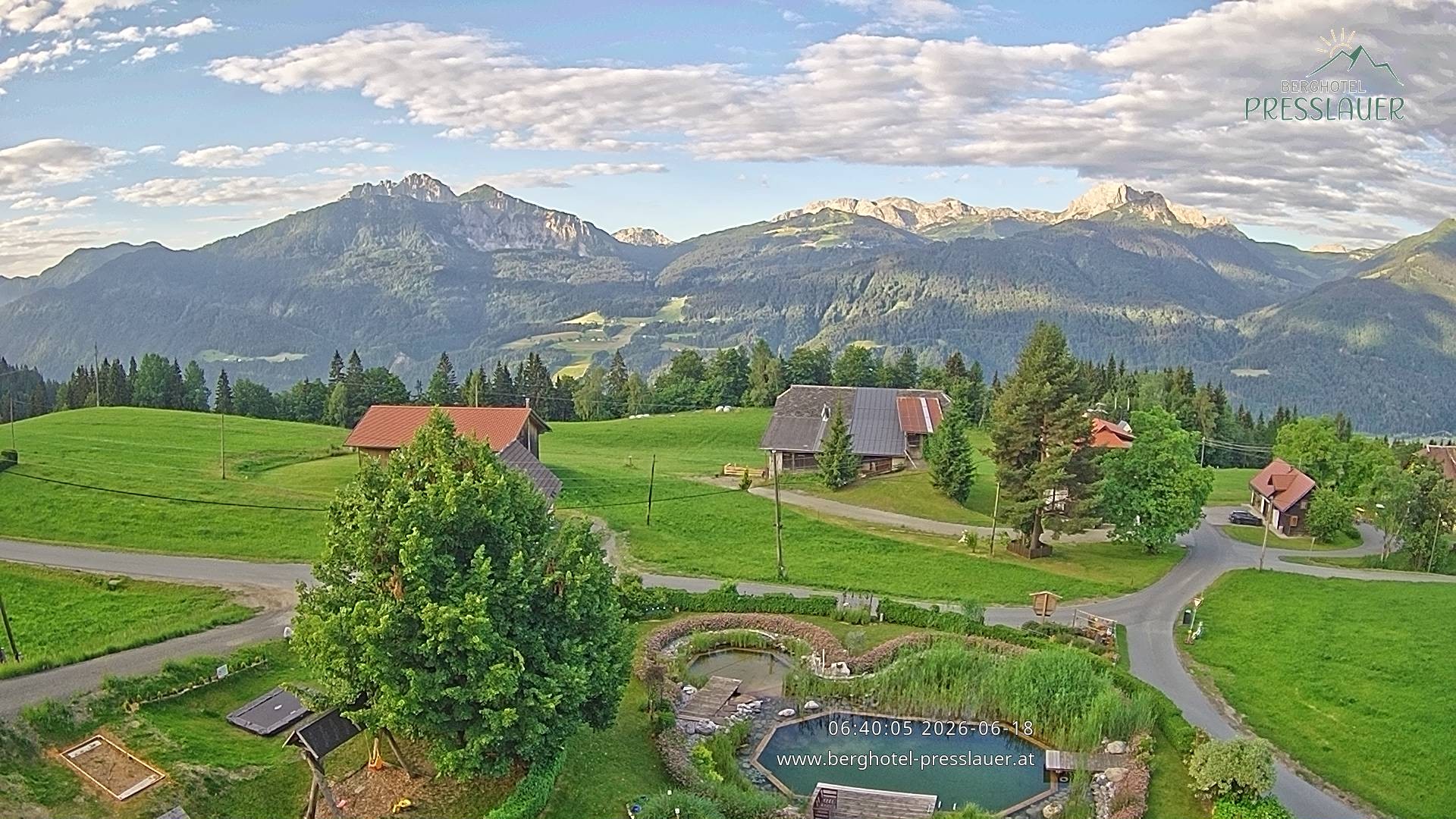 Archived image Webcam View from Mountain Hotel Presslauer