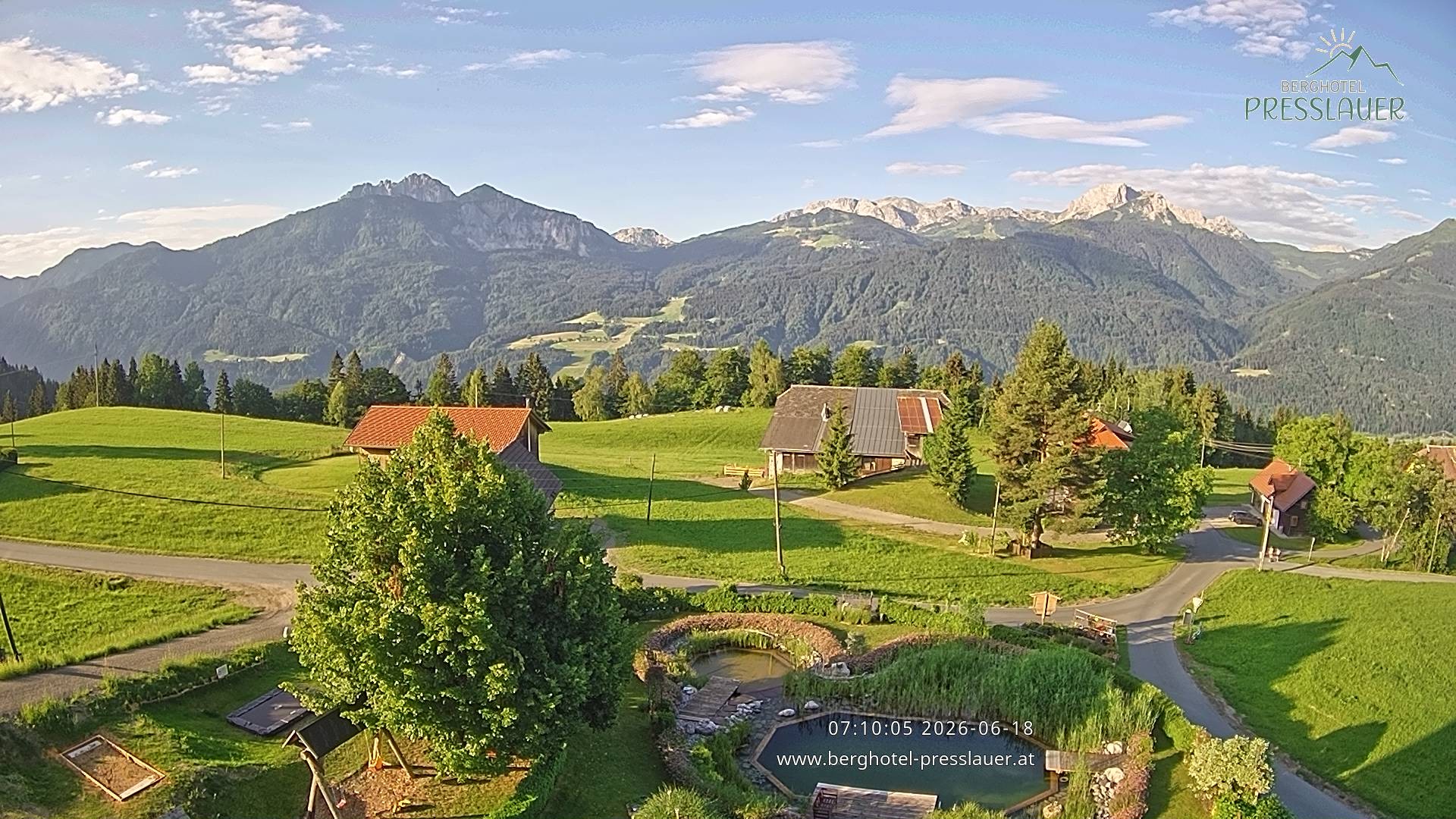 Archived image Webcam View from Mountain Hotel Presslauer