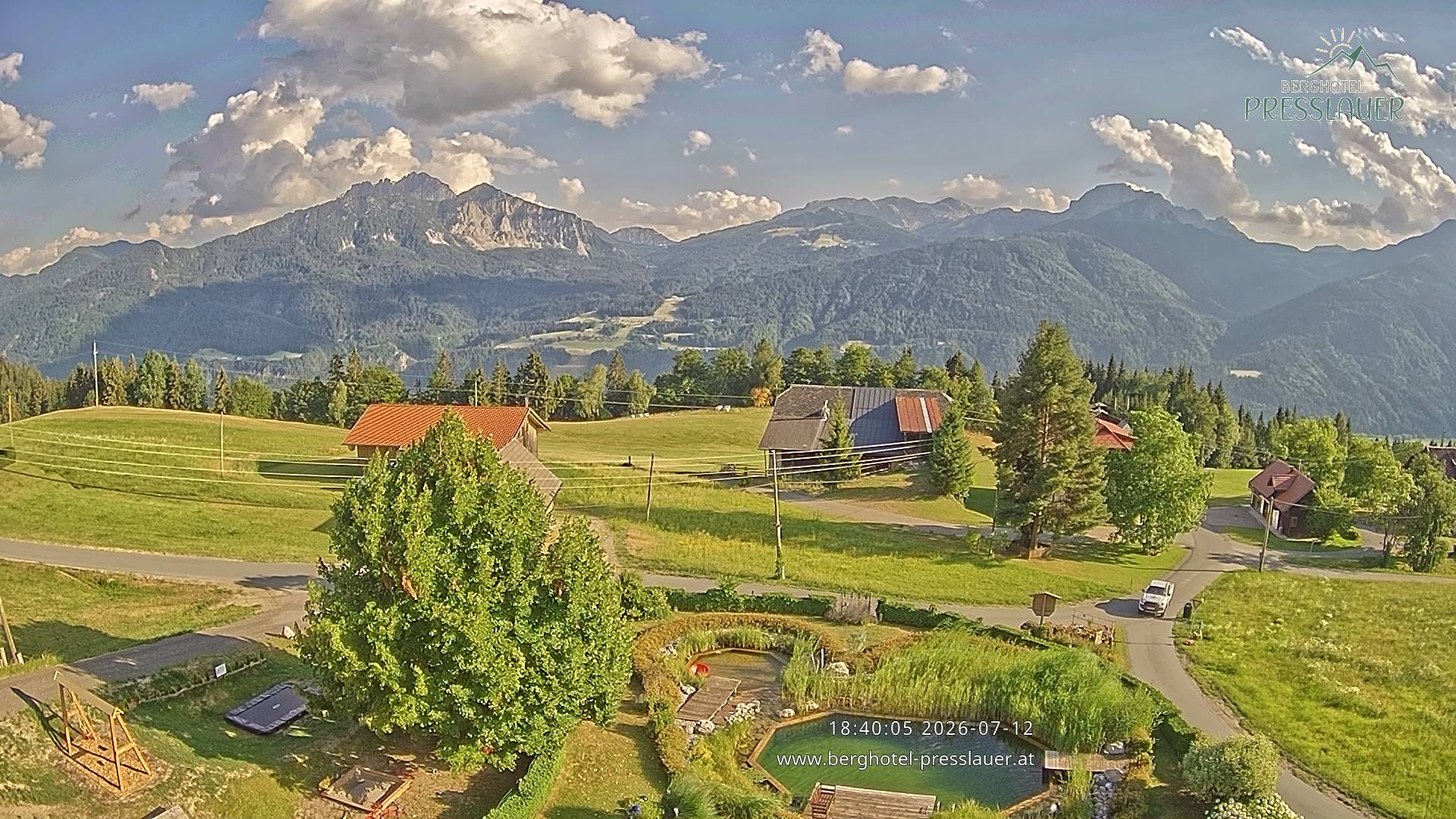 Archived image Webcam View from Mountain Hotel Presslauer