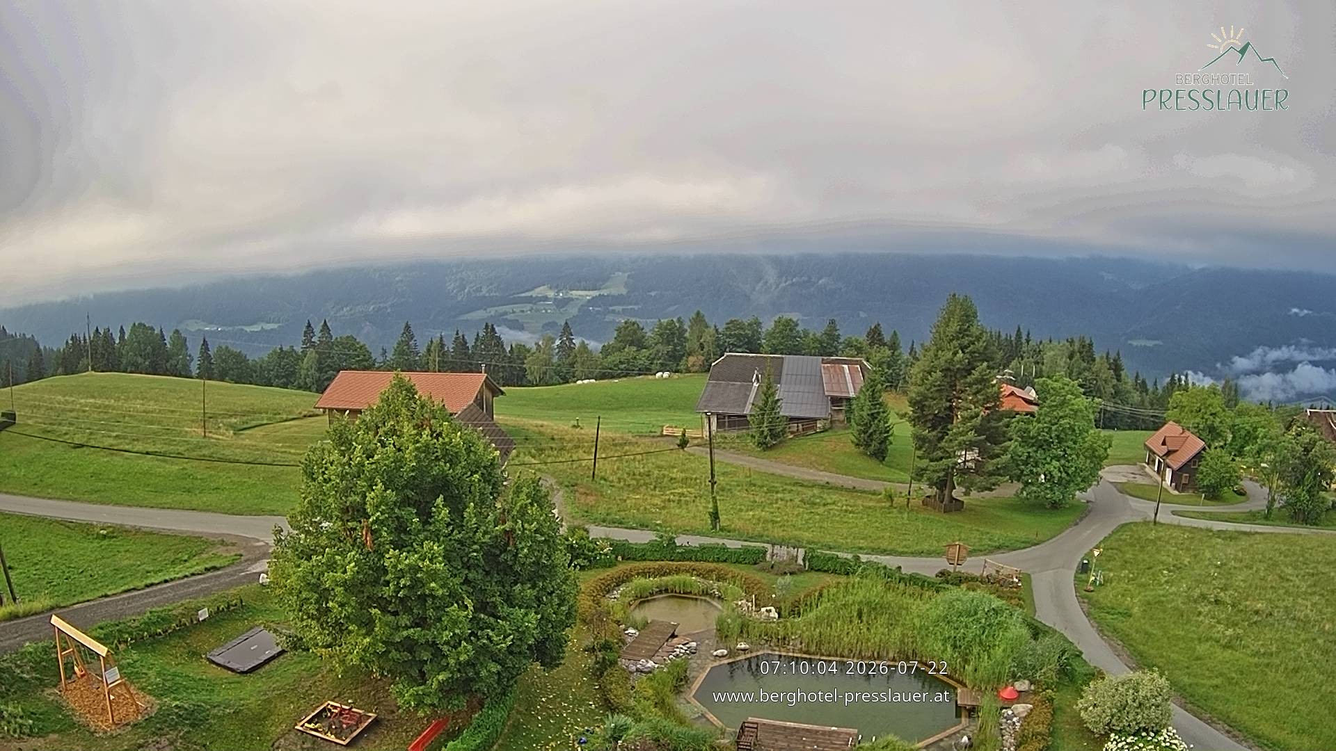 Archiv Foto Webcam Ausblick vom Berghotel Presslauer in Kärnten