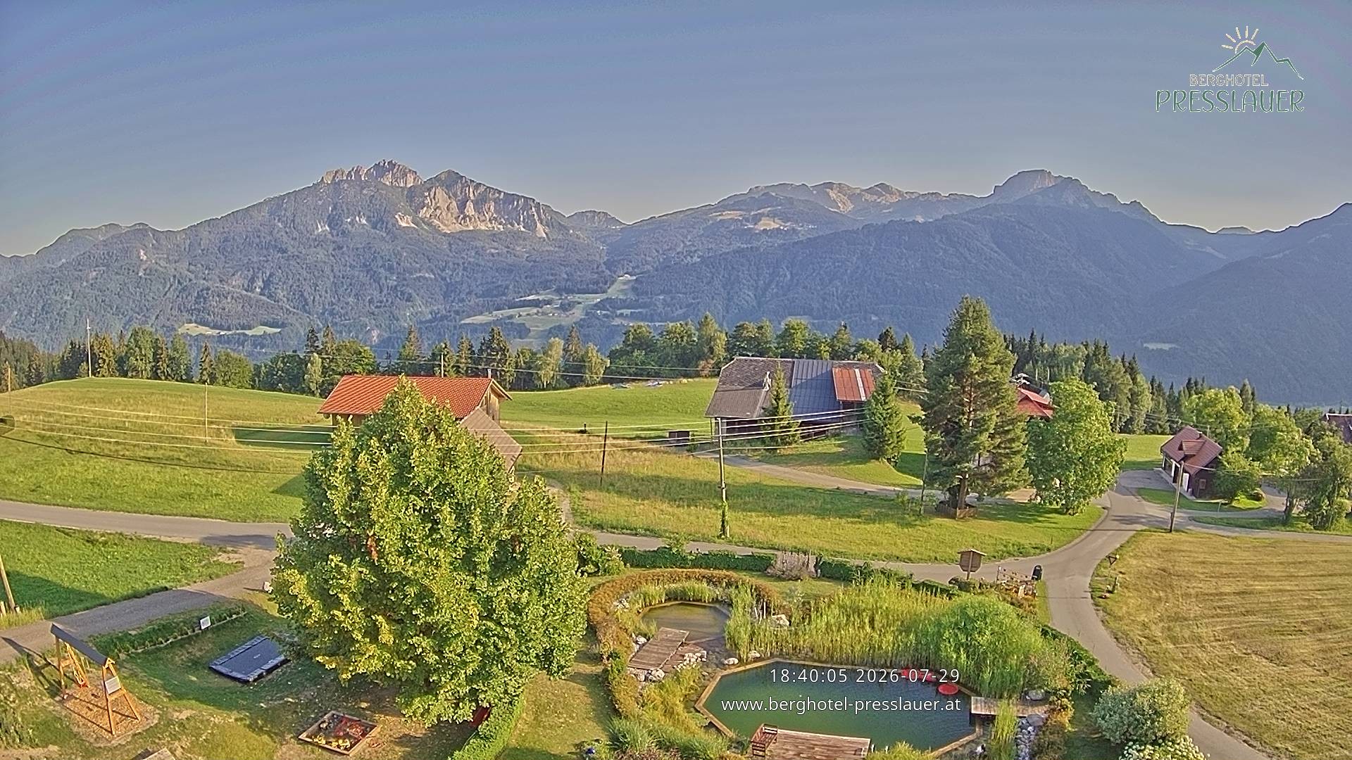 Archiv Foto Webcam Ausblick vom Berghotel Presslauer in Kärnten