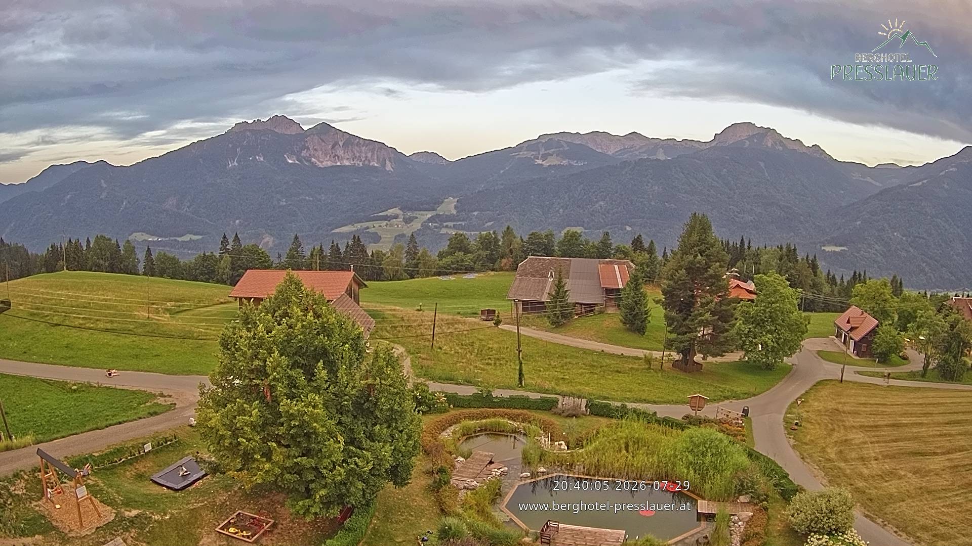 Archiv Foto Webcam Ausblick vom Berghotel Presslauer in Kärnten