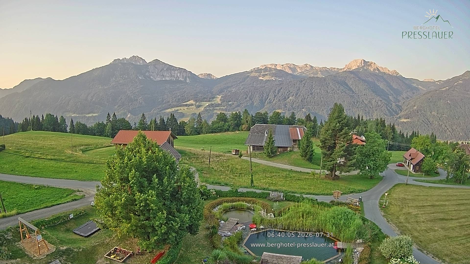 Archiv Foto Webcam Ausblick vom Berghotel Presslauer in Kärnten