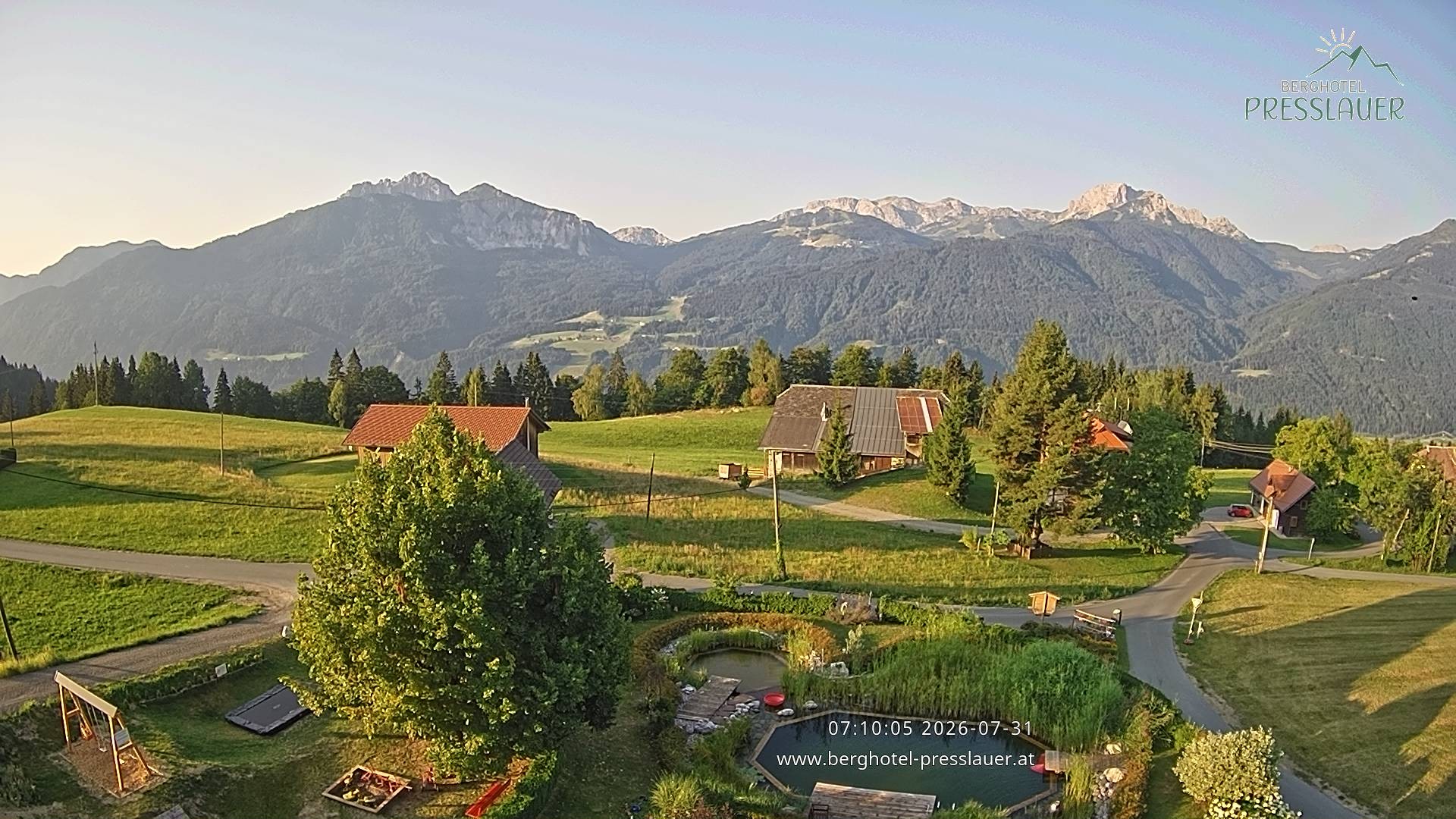 Archiv Foto Webcam Ausblick vom Berghotel Presslauer in Kärnten
