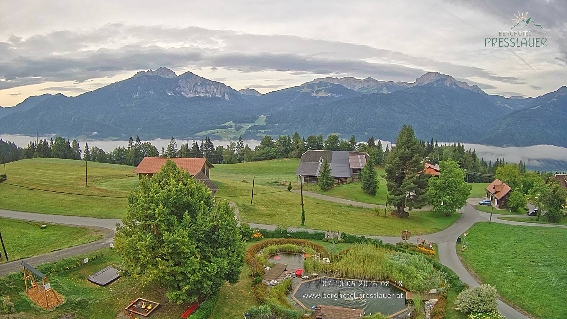 Archived image Webcam View from Mountain Hotel Presslauer