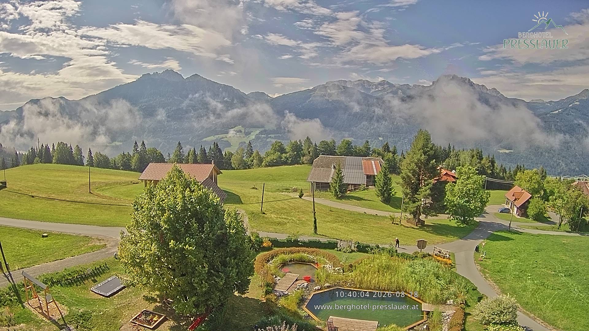 Archived image Webcam View from Mountain Hotel Presslauer