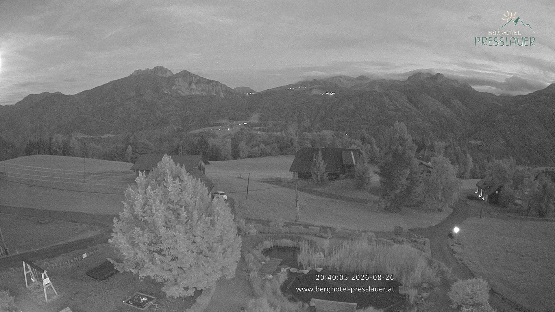Archived image Webcam View from Mountain Hotel Presslauer