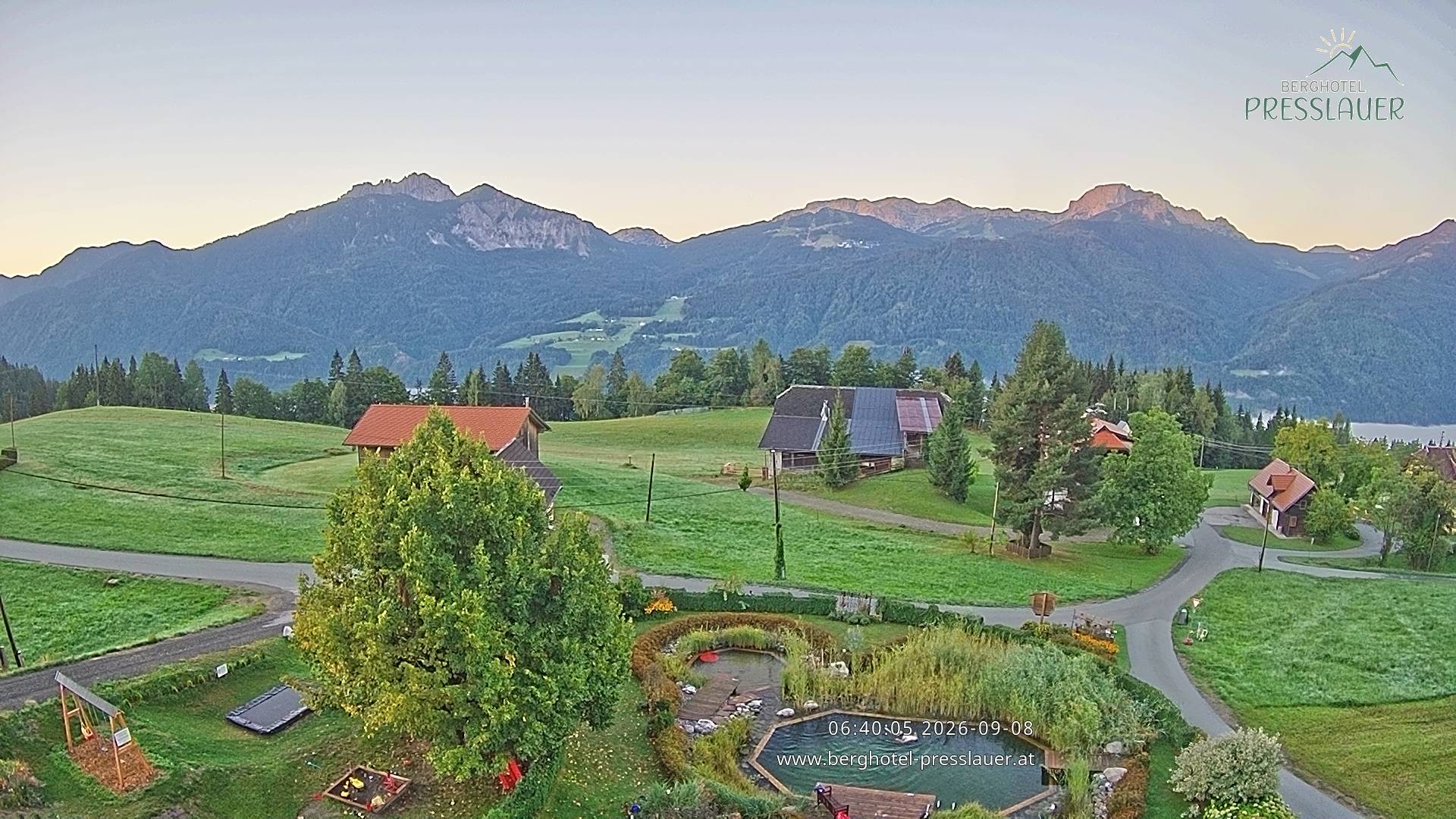Archiv Foto Webcam Ausblick vom Berghotel Presslauer in Kärnten