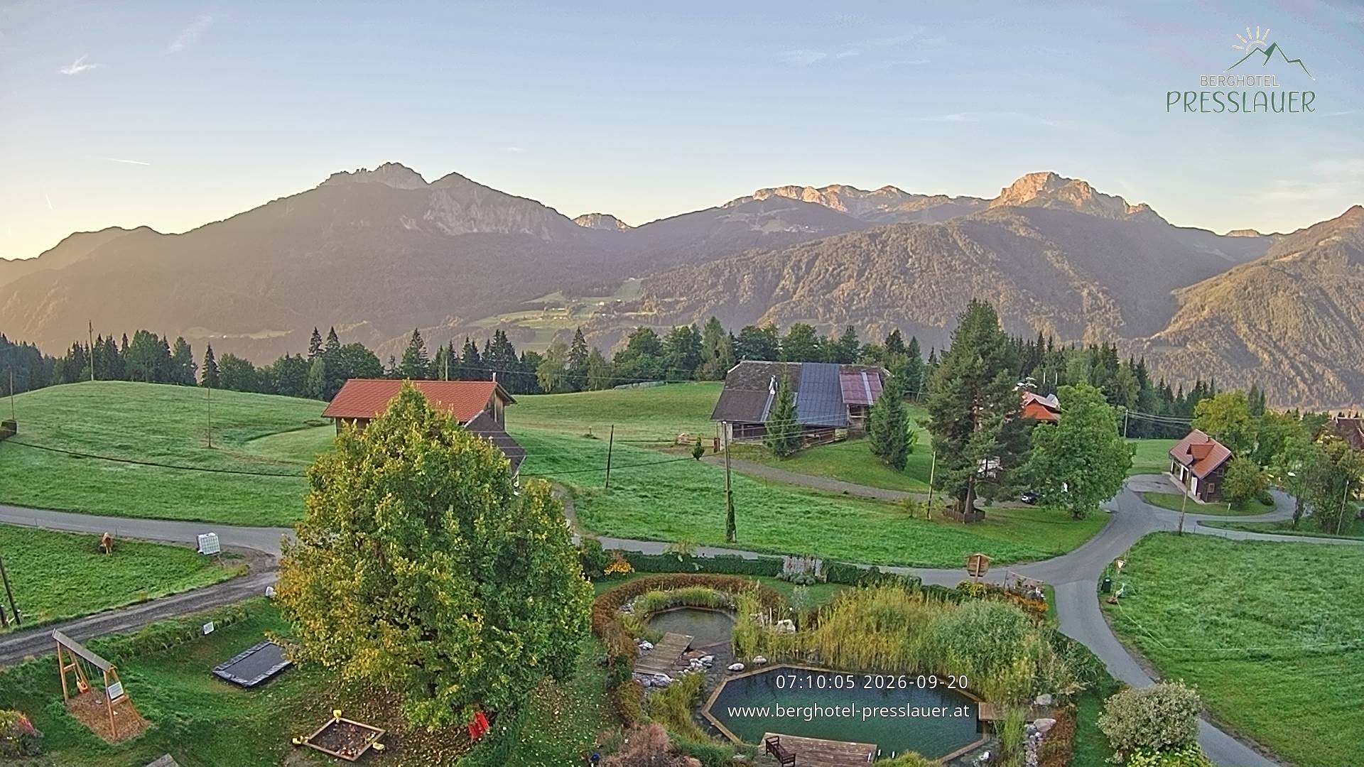 Archiv Foto Webcam Ausblick vom Berghotel Presslauer in Kärnten