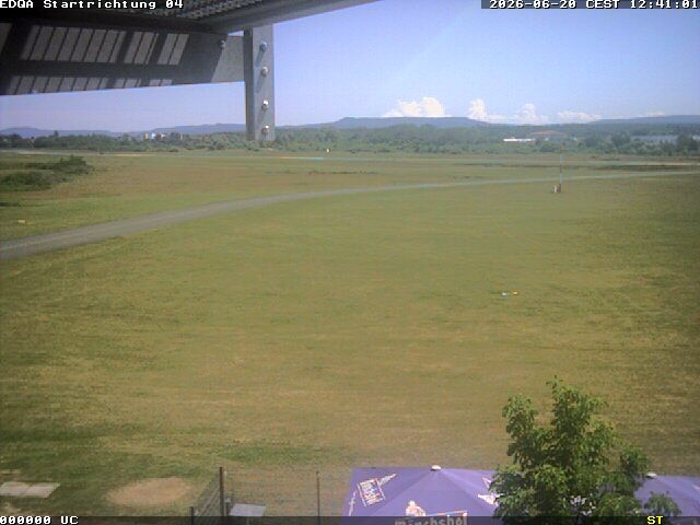 Archived image Webcam Airfield Bamberg-Breitenau