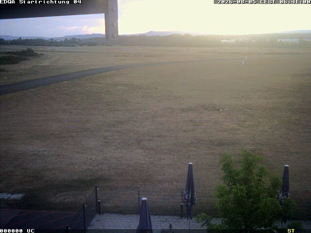 Archived image Webcam Airfield Bamberg-Breitenau