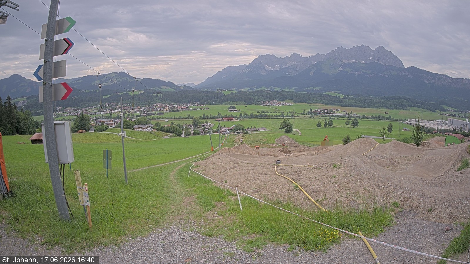 Archiv Foto Webcam Oberndorf in Tirol: Bikepark Tauwiesenlift