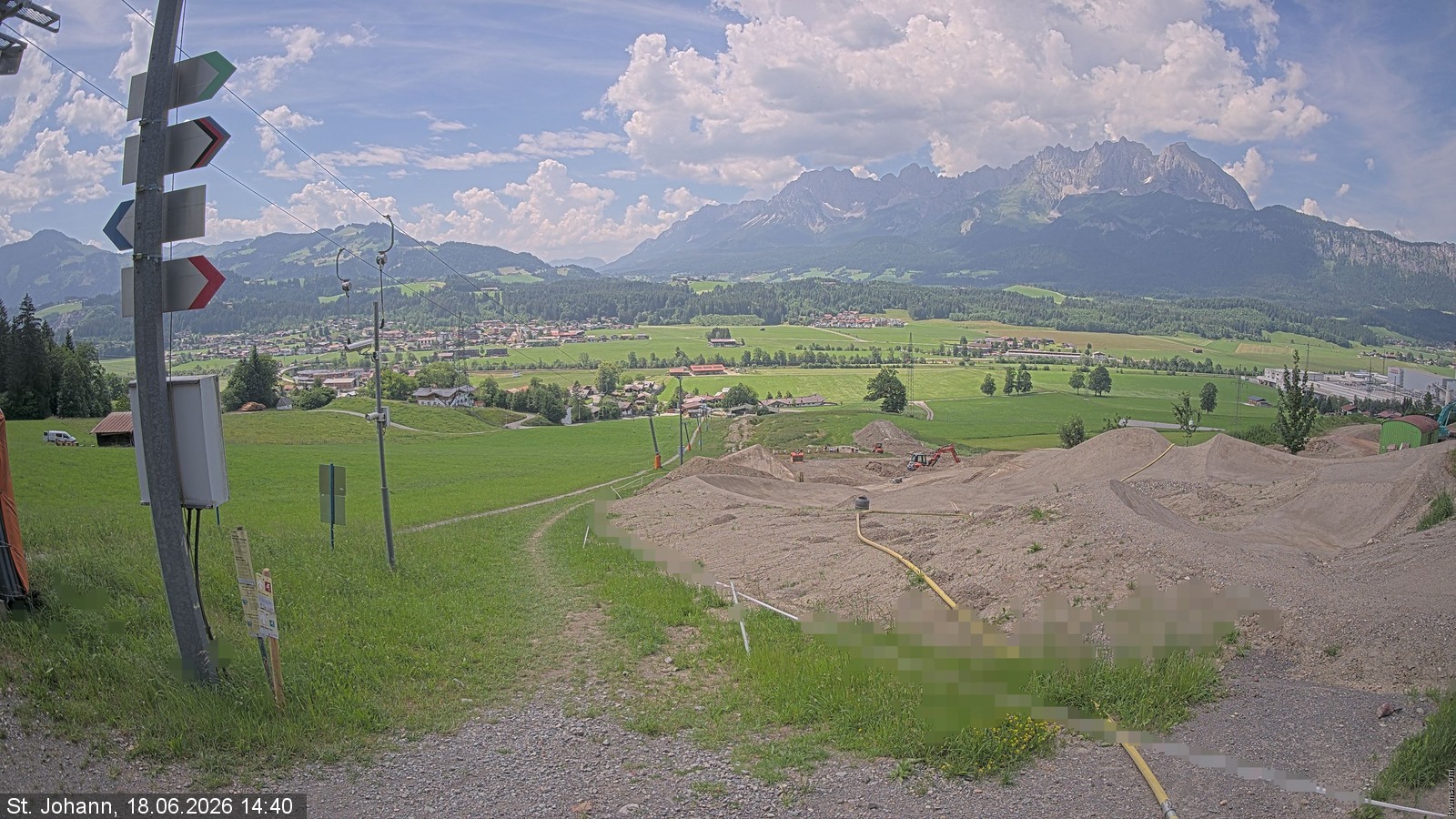 Archiv Foto Webcam Oberndorf in Tirol: Bikepark Tauwiesenlift