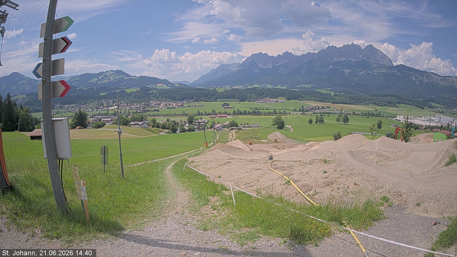 Archiv Foto Webcam Oberndorf in Tirol: Bikepark Tauwiesenlift