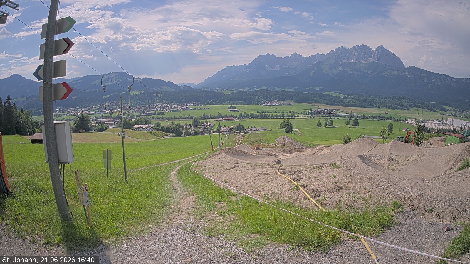 Archiv Foto Webcam Oberndorf in Tirol: Bikepark Tauwiesenlift