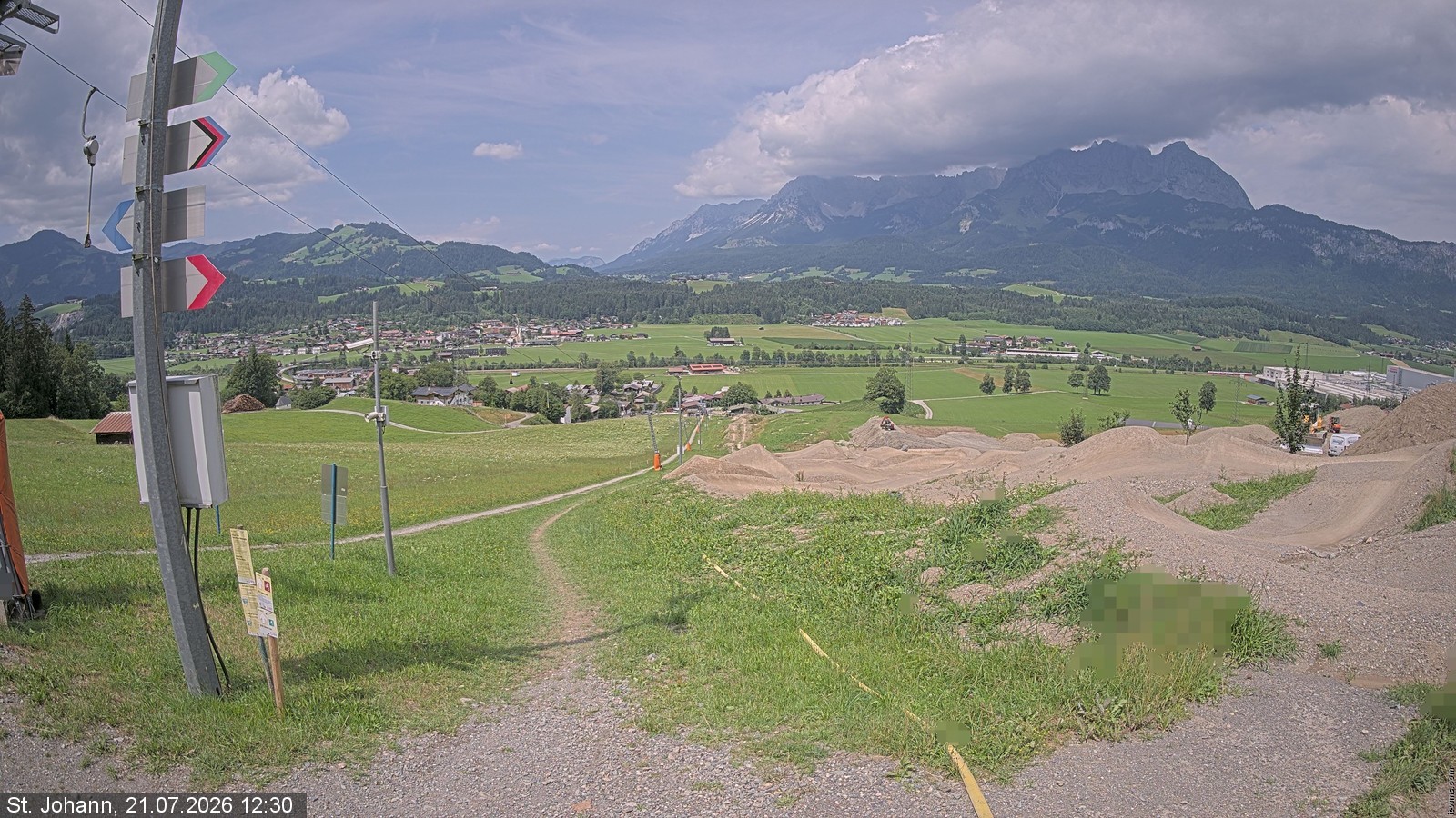 Archiv Foto Webcam Oberndorf in Tirol: Bikepark Tauwiesenlift