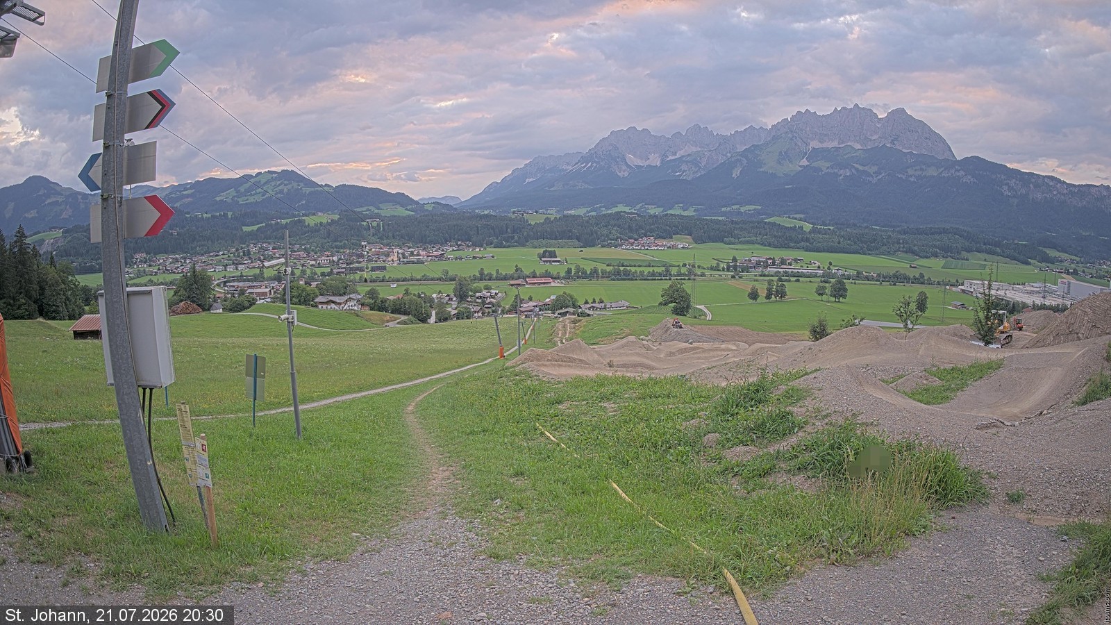 Archiv Foto Webcam Oberndorf in Tirol: Bikepark Tauwiesenlift