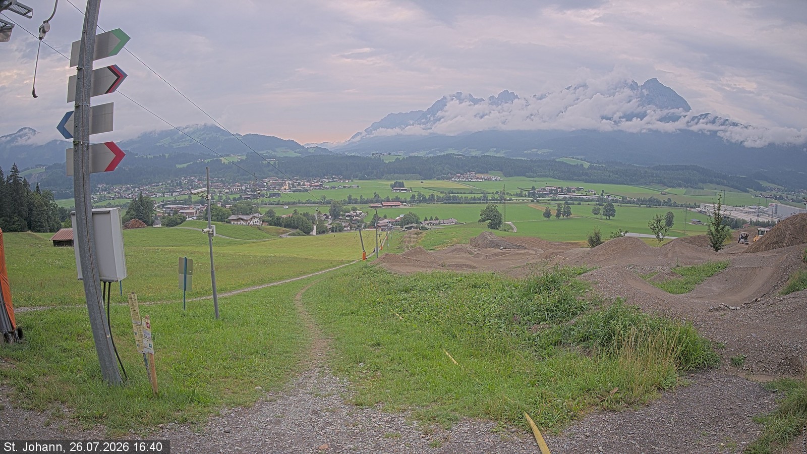 Archiv Foto Webcam Oberndorf in Tirol: Bikepark Tauwiesenlift