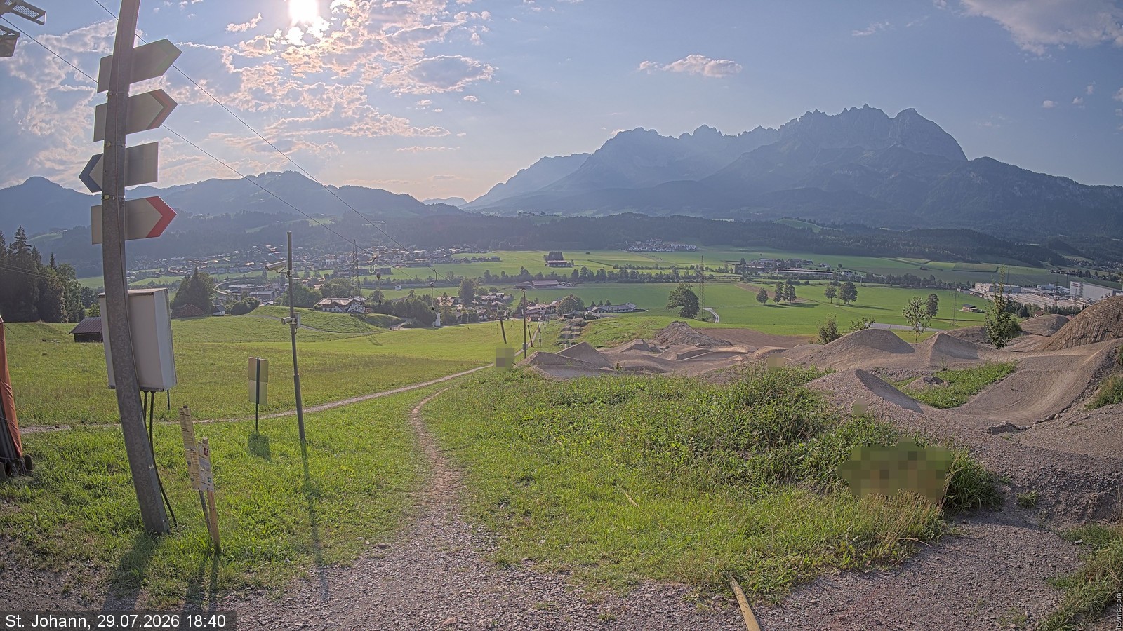 Archiv Foto Webcam Oberndorf in Tirol: Bikepark Tauwiesenlift